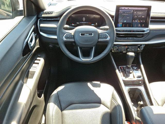 Photo of 2024 Diamond Black Crystal Pearlcoat Jeep Compass