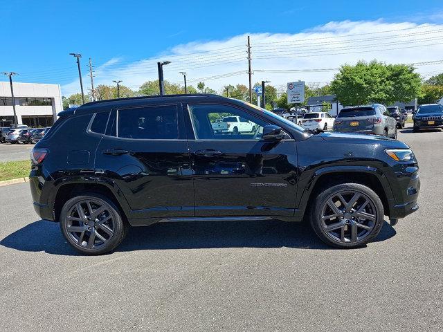 Photo of 2024 Diamond Black Crystal Pearlcoat Jeep Compass