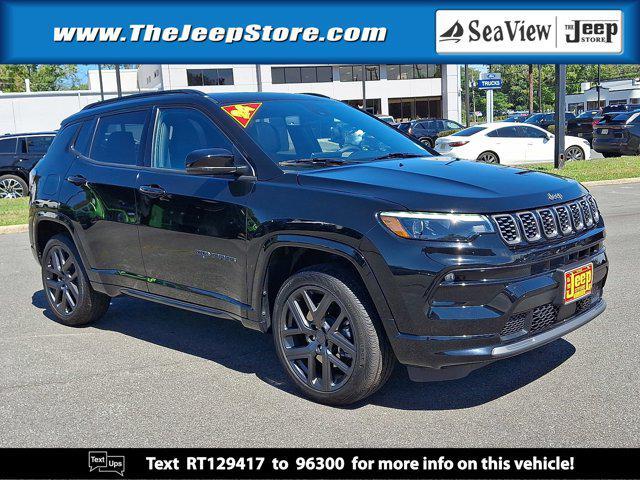 Photo of 2024 Diamond Black Crystal Pearlcoat Jeep Compass