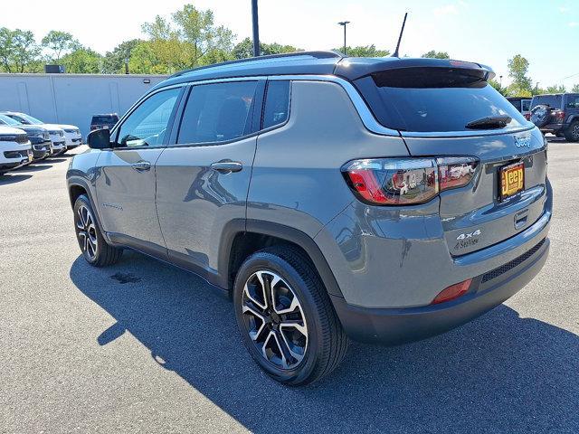 Photo of 2022 Sting-Gray Clearcoat Jeep Compass