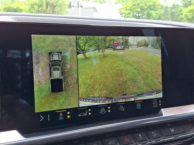 Photo of 2023 Summit White GMC Sierra 1500