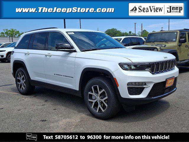 Photo of 2025 Bright White Clearcoat Jeep Grand Cherokee