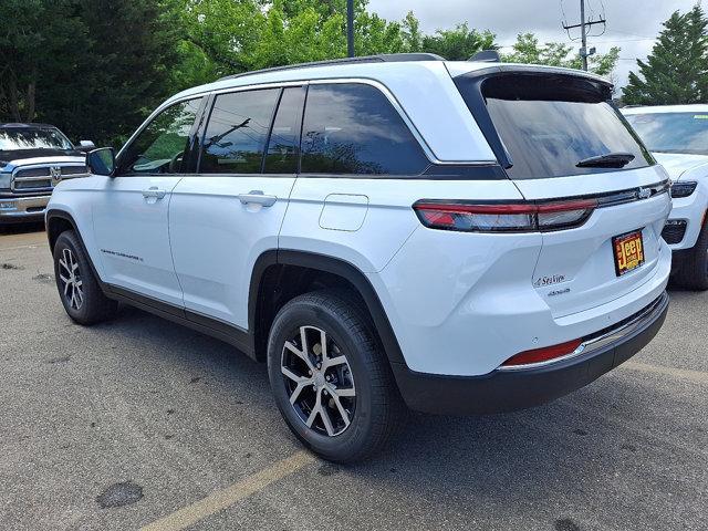 Photo of 2025 Bright White Clearcoat Jeep Grand Cherokee