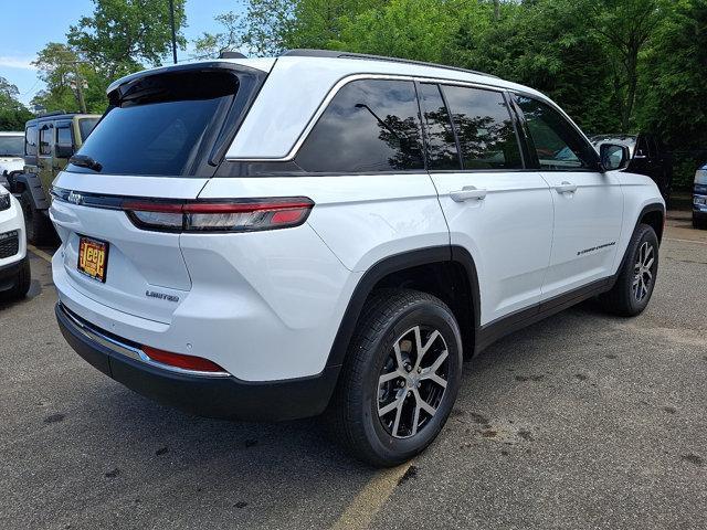 Photo of 2025 Bright White Clearcoat Jeep Grand Cherokee