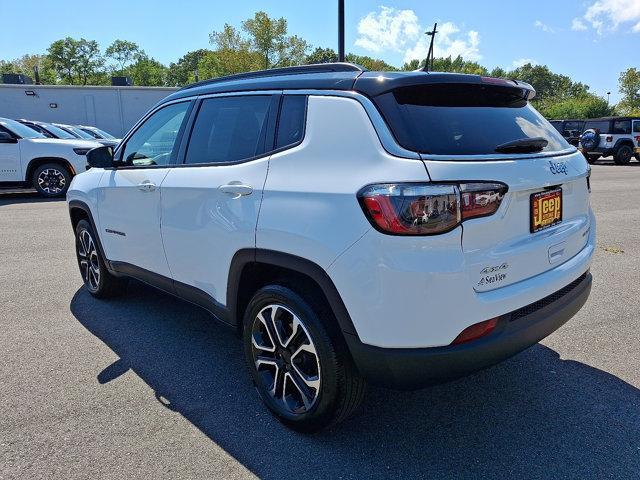 Photo of 2022 Bright White Clearcoat Jeep Compass