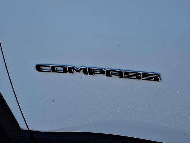 Photo of 2022 Bright White Clearcoat Jeep Compass