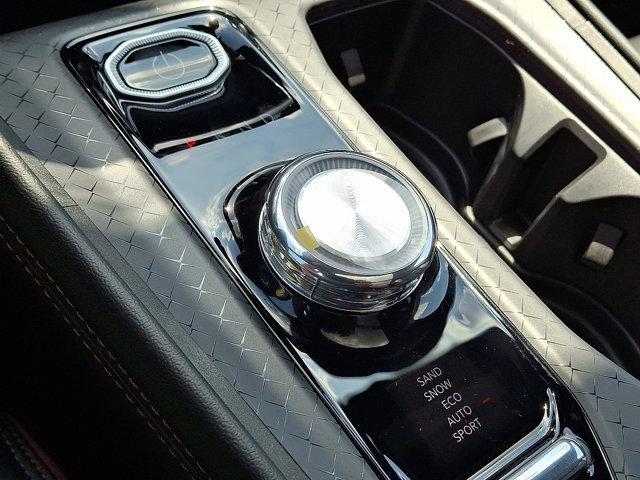 Photo of 2025 Diamond Black Crystal Pearlcoat Jeep Wagoneer S