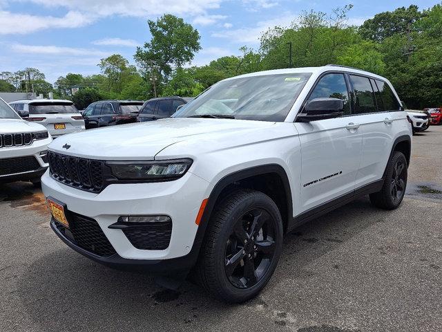 Photo of 2025 Bright White Clearcoat Jeep Grand Cherokee