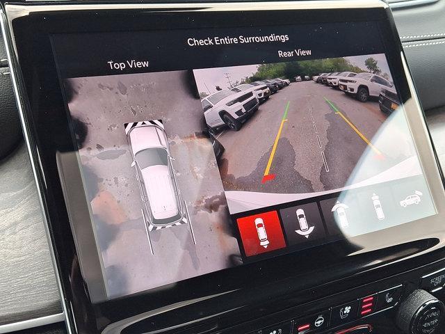 Photo of 2025 Bright White Clearcoat Jeep Grand Cherokee