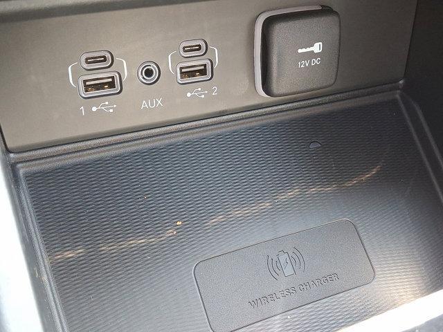 Photo of 2025 Diamond Black Crystal Pearlcoat Jeep Grand Cherokee L