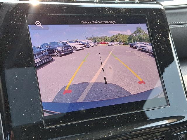Photo of 2025 Diamond Black Crystal Pearlcoat Jeep Grand Cherokee L