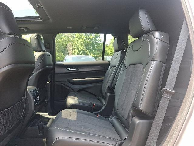 Photo of 2025 Bright White Clearcoat Jeep Grand Cherokee L