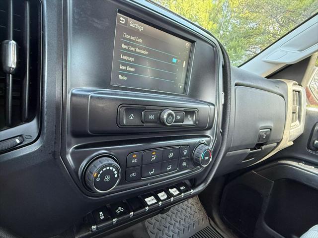 Photo of 2017 Red Chevrolet Silverado 2500