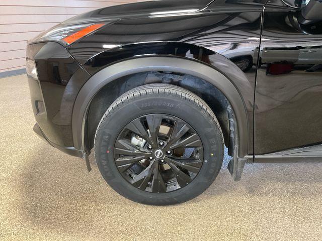 Photo of 2023 Black Nissan Rogue