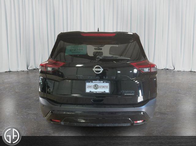 Photo of 2023 Black Nissan Rogue