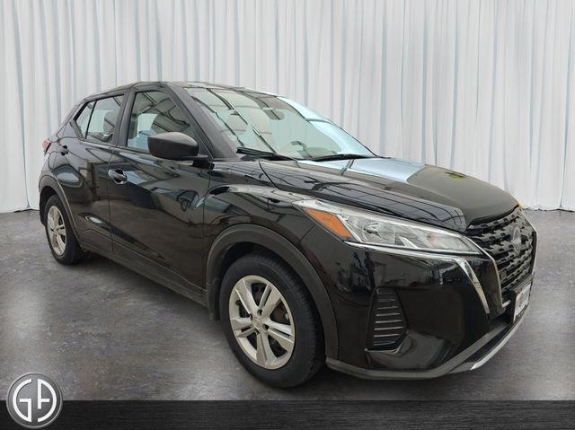Photo of 2023 Super Black Nissan Kicks