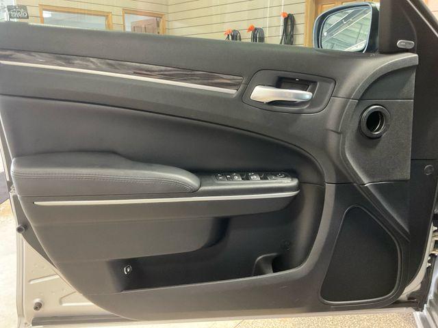 Photo of 2022 Silver Mist Clearcoat Chrysler 300