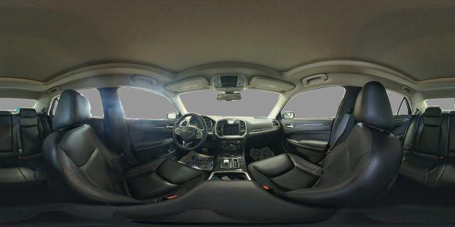 Photo of 2022 Silver Mist Clearcoat Chrysler 300