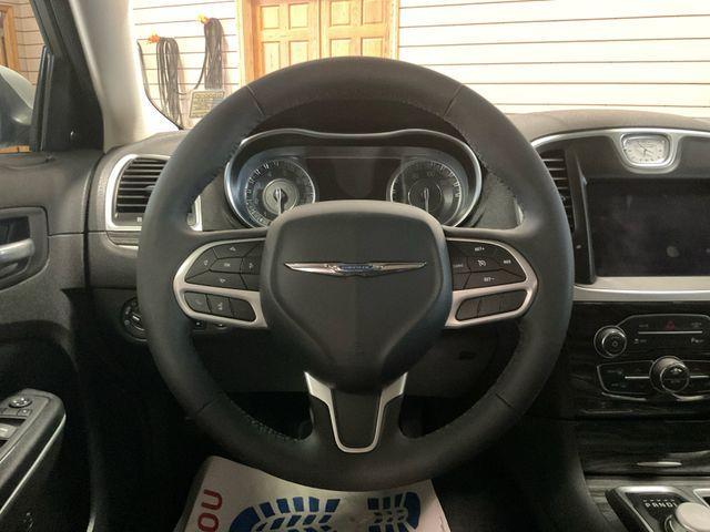 Photo of 2022 Silver Mist Clearcoat Chrysler 300