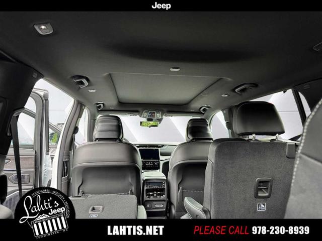 Photo of 2025 Bright White Clearcoat Jeep Grand Cherokee L