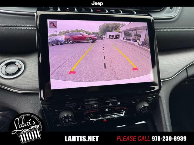 Photo of 2025 Bright White Clearcoat Jeep Grand Cherokee L