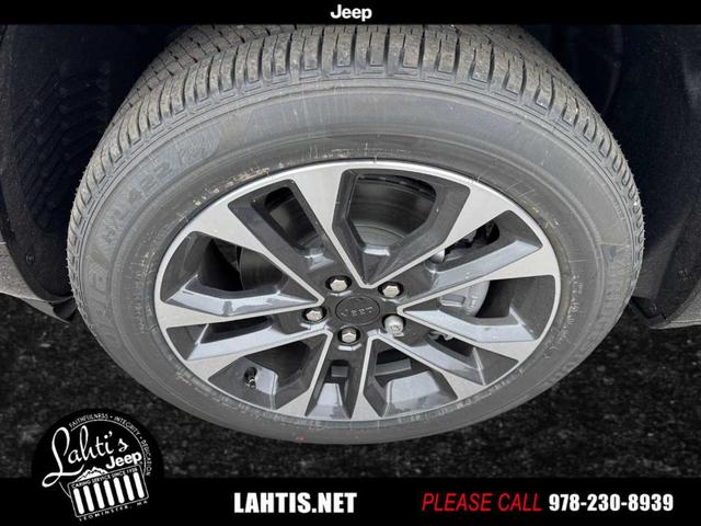 Photo of 2025 Diamond Black Jeep Grand Cherokee L