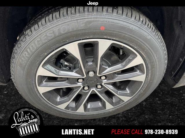 Photo of 2025 Diamond Black Jeep Grand Cherokee L