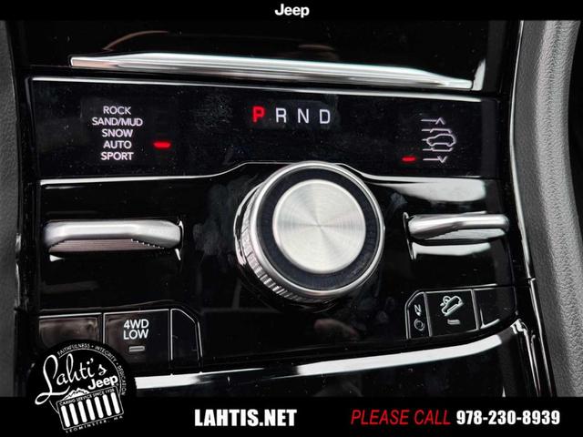 Photo of 2025 Diamond Black Jeep Grand Cherokee L