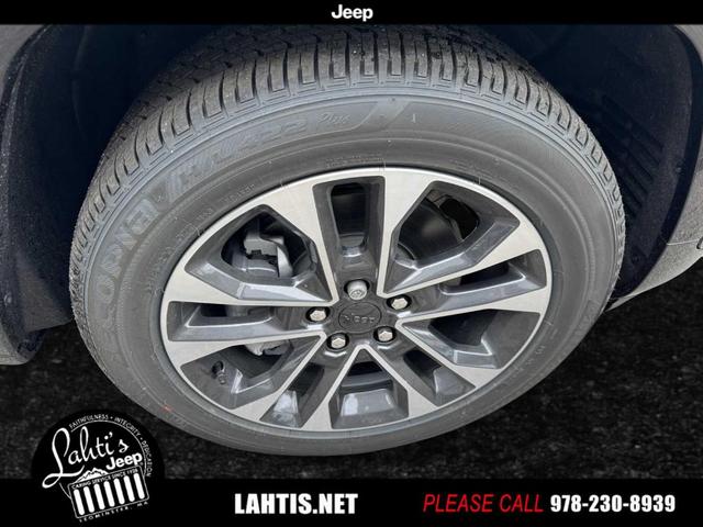 Photo of 2025 Diamond Black Jeep Grand Cherokee L