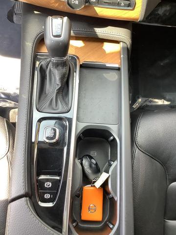 Photo of 2022 Onyx Black Metallic Volvo XC90