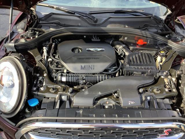 Photo of 2018 Burgundy Metallic MINI Clubman