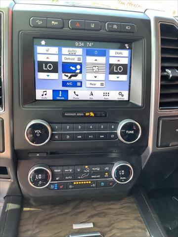 Photo of 2018 White Platinum Ford Expedition