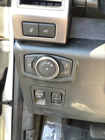 Photo of 2018 White Platinum Ford Expedition