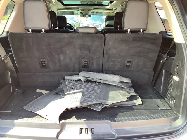 Photo of 2018 White Platinum Ford Expedition