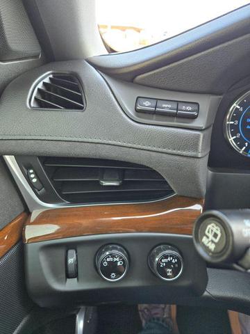 Photo of 2020 Crystal White Tricoat Cadillac Escalade ESV