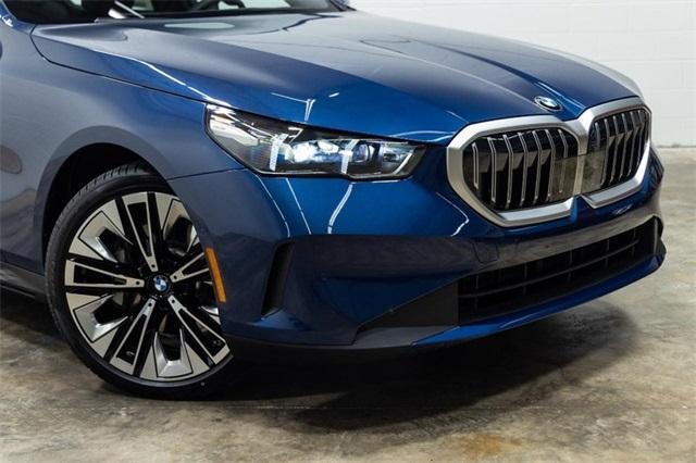 Photo of 2026 Phytonic Blue Metallic BMW 530