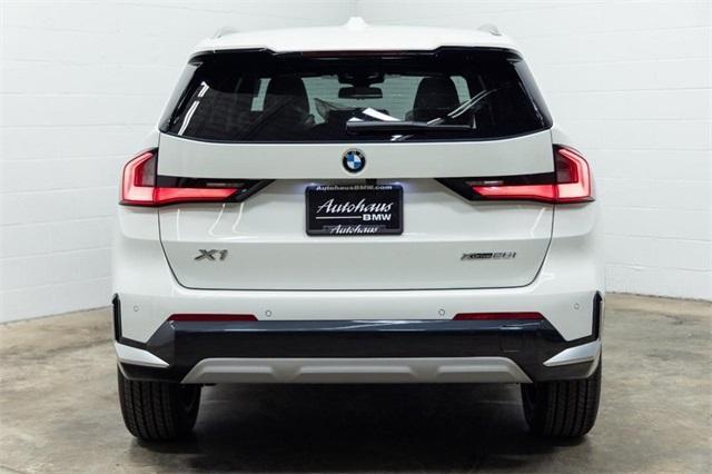 Photo of 2025 Alpine White BMW X1