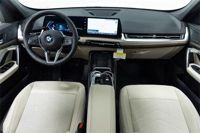 Photo of 2025 Alpine White BMW X1