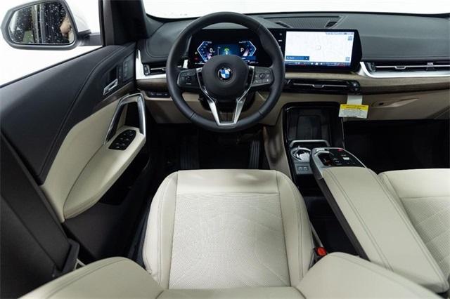Photo of 2025 Alpine White BMW X1