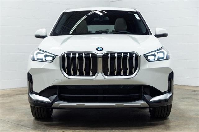 Photo of 2025 Alpine White BMW X1