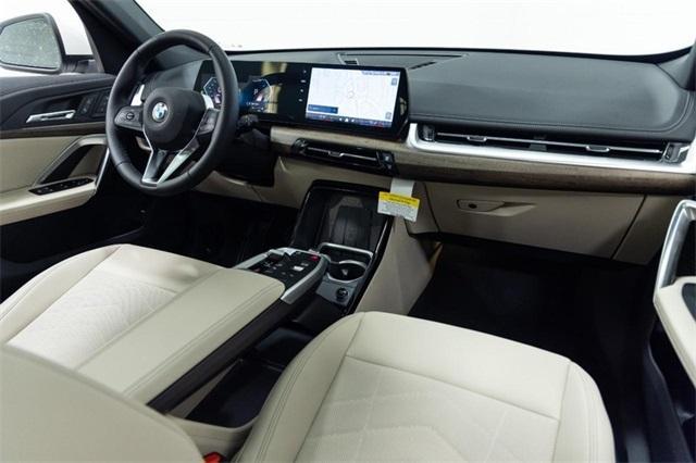 Photo of 2025 Alpine White BMW X1
