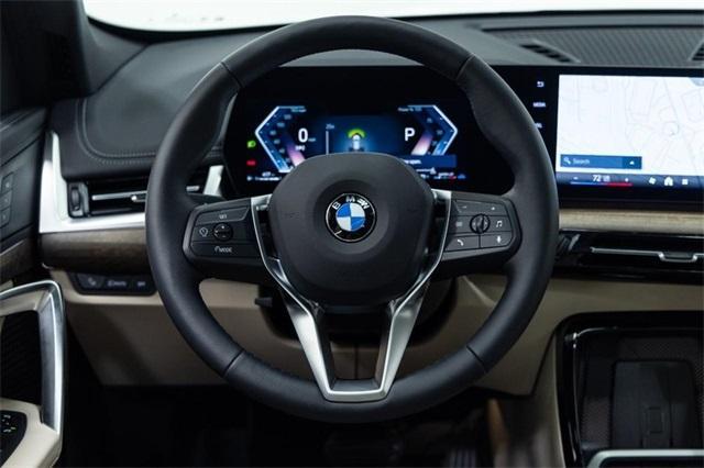 Photo of 2025 Alpine White BMW X1