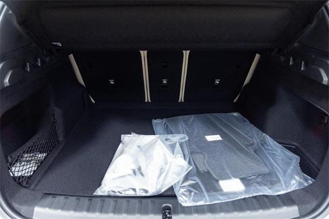 Photo of 2025 Alpine White BMW X1