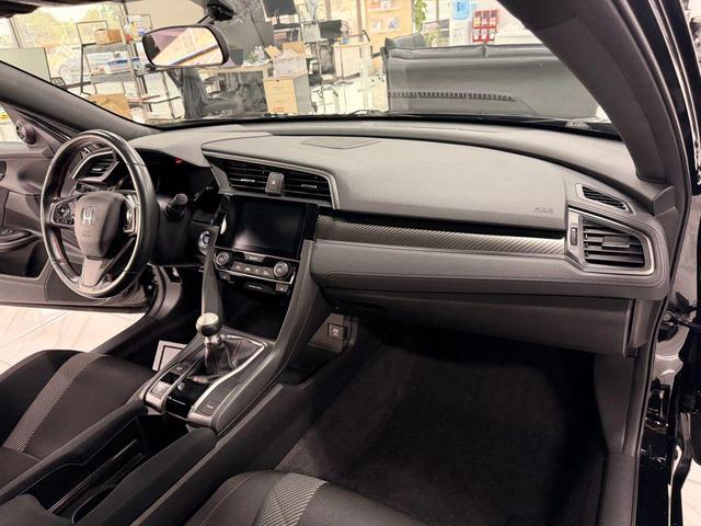 Photo of 2018 Crystal Black Pearl Honda Civic