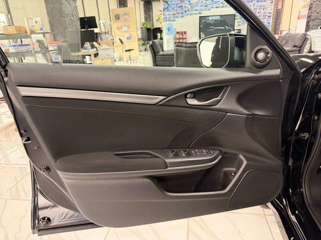 Photo of 2018 Crystal Black Pearl Honda Civic