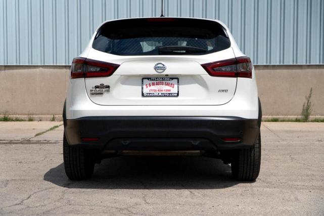 Photo of 2021 Glacier White Nissan Rogue Sport