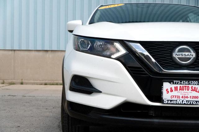 Photo of 2021 Glacier White Nissan Rogue Sport
