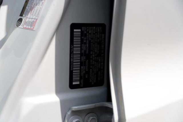 Photo of 2021 Glacier White Nissan Rogue Sport