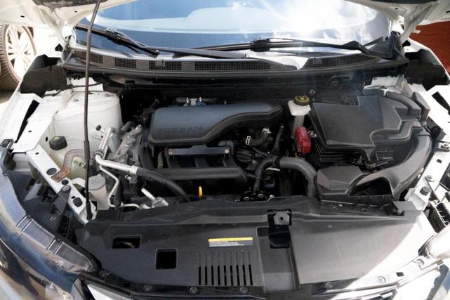 Photo of 2021 Glacier White Nissan Rogue Sport