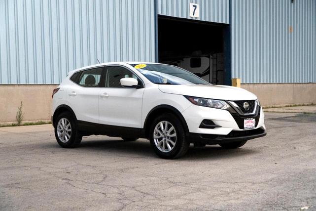 Photo of 2021 Glacier White Nissan Rogue Sport
